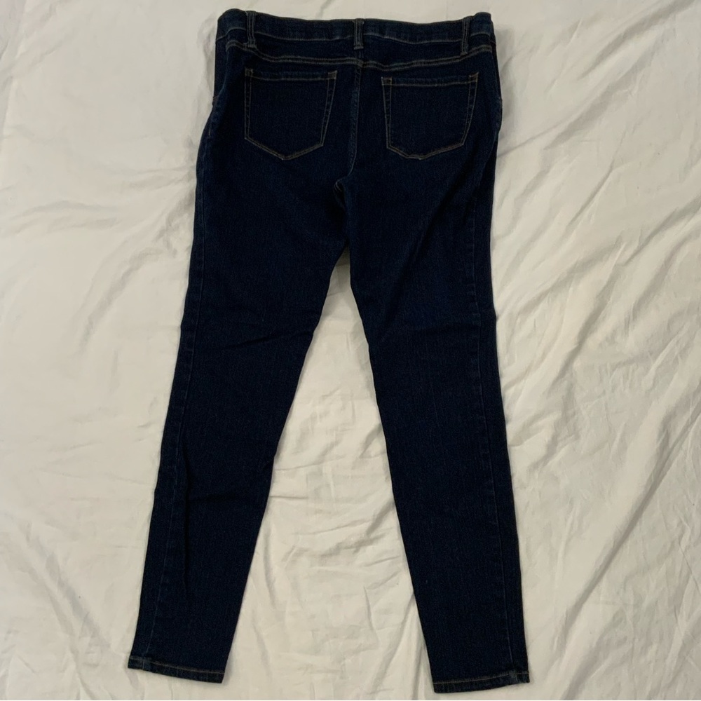 Liz Lange For Target Maternity Jegging Jeans 
Size Medium Stretch Side Panels - Picture 12 of 13